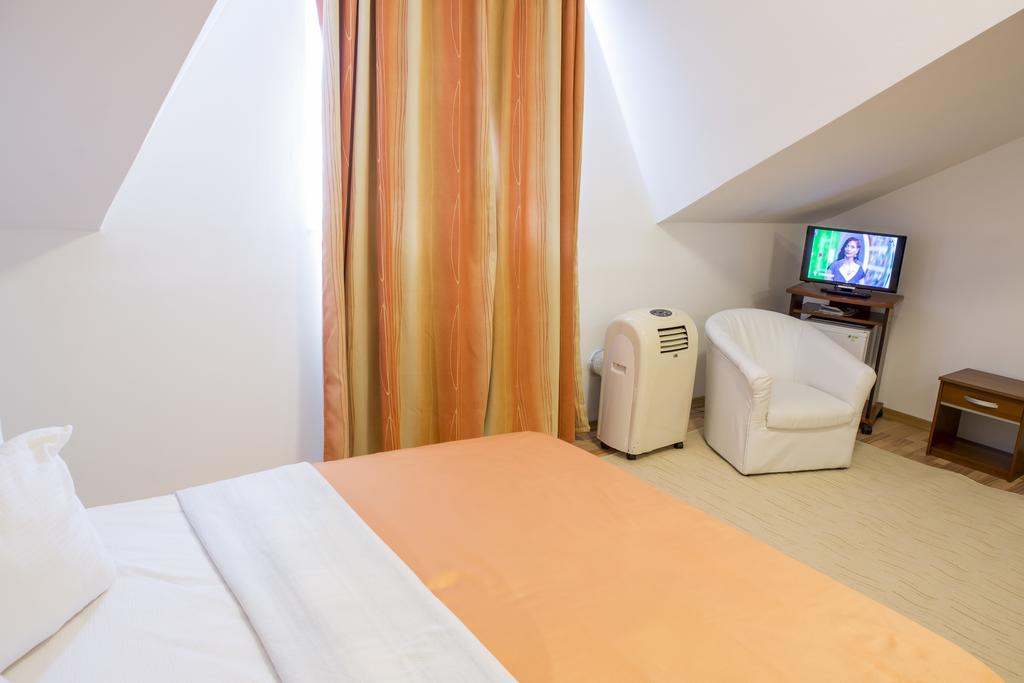 Motel Darina Ungheni  Bagian luar foto